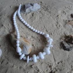 Retro White Necklace